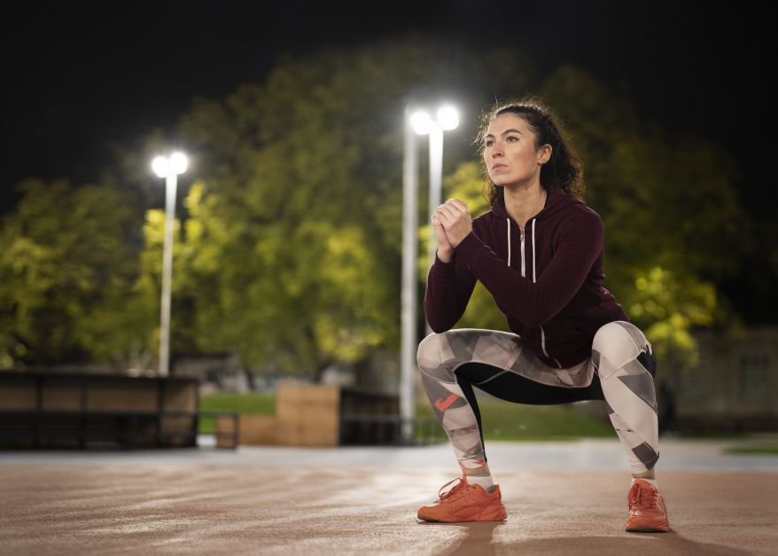 Fazer exercícios à noite atrapalha o sono? Estudo sugere que não Fazer exercícios à noite atrapalha o sono? Estudo sugere que não