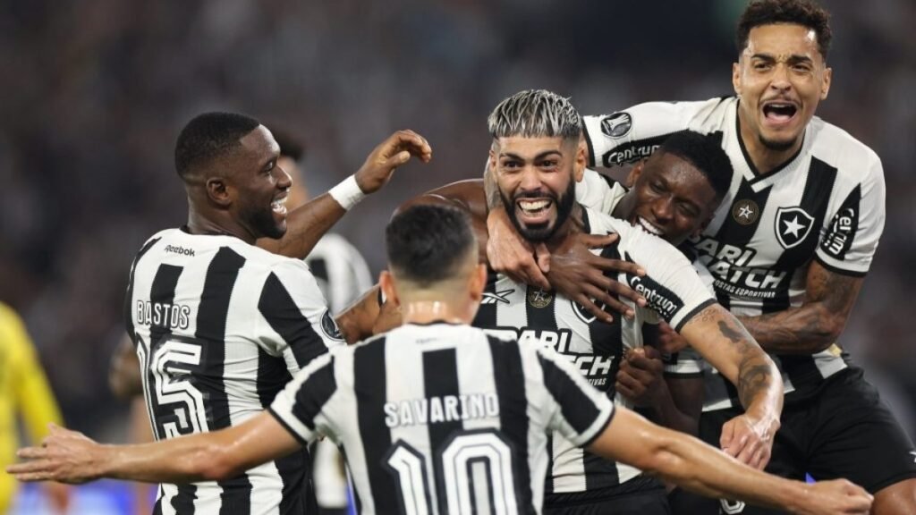 Botafogo faz segundo tempo espetacular, abre vantagem confortável e mostra sua força
