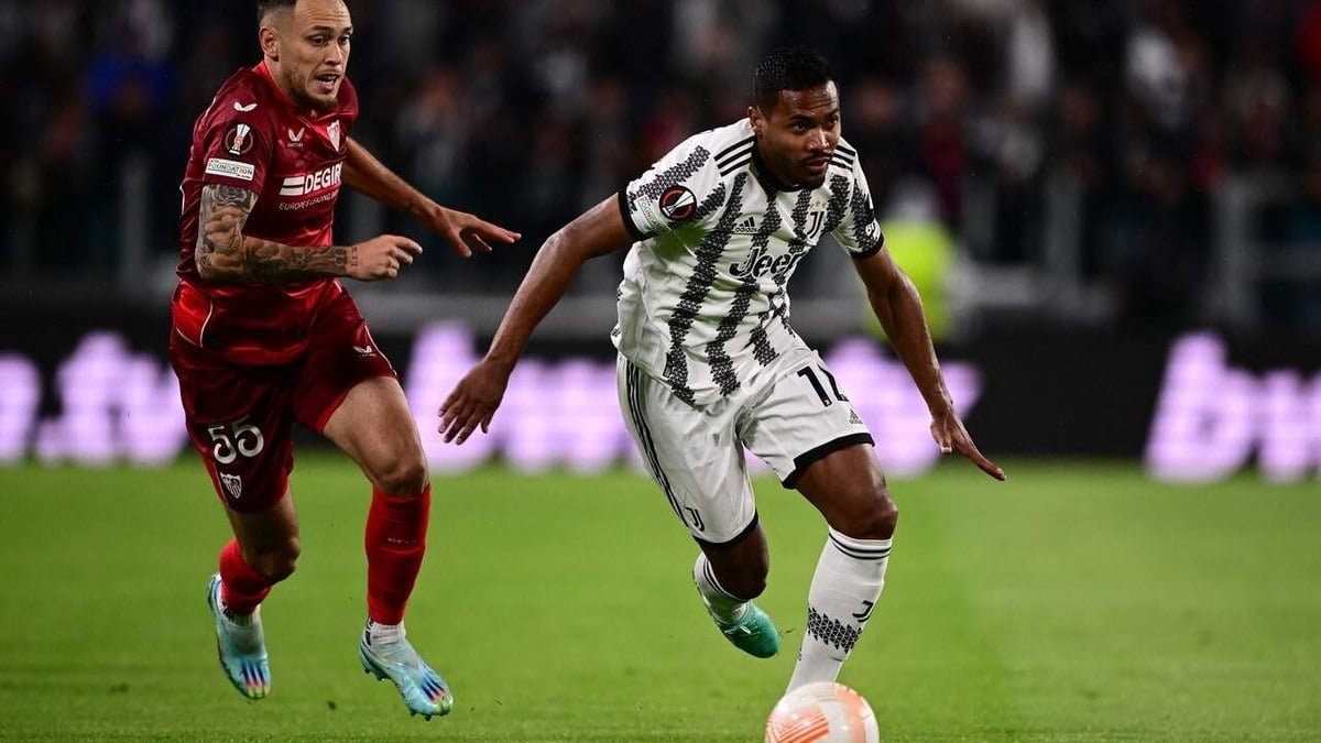 Flamengo oferece contrato até dezembro de 2026 a Alex Sandro