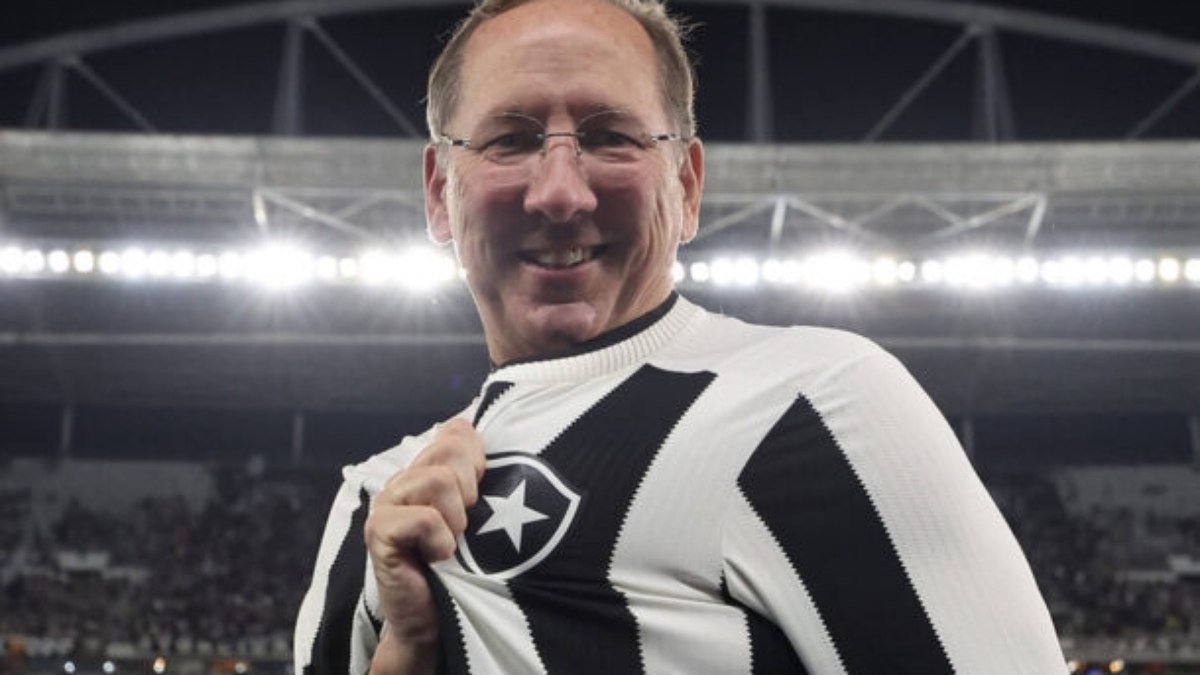 Textor levará funcionários do Botafogo para a final da Libertadores em voos fretados