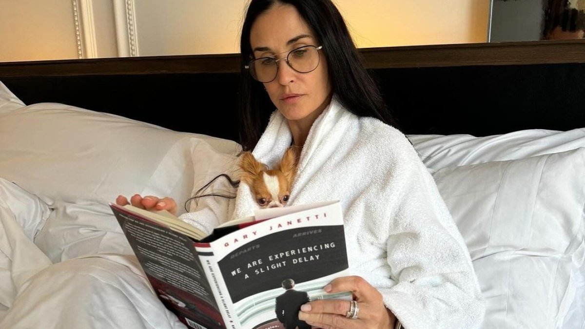 Demi Moore chama de “violência” o que fez consigo mesma por conta da pressão estética