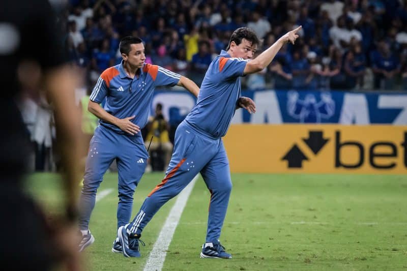 Diniz alfineta arbitragem e aponta no que o Cruzeiro precisa melhorar após novo tropeço