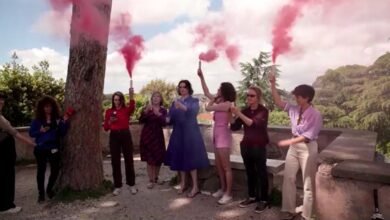“Fumaça rosa“: Ativistas protestam a favor de mulheres padres em Roma