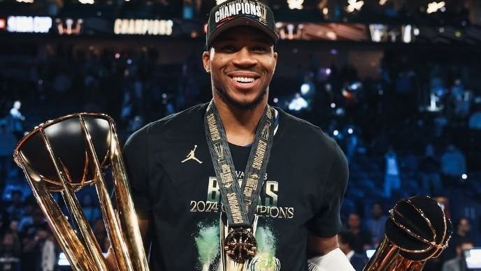 Antetokounmpo é nomeado MVP após liderar os Bucks ao título da NBA Cup