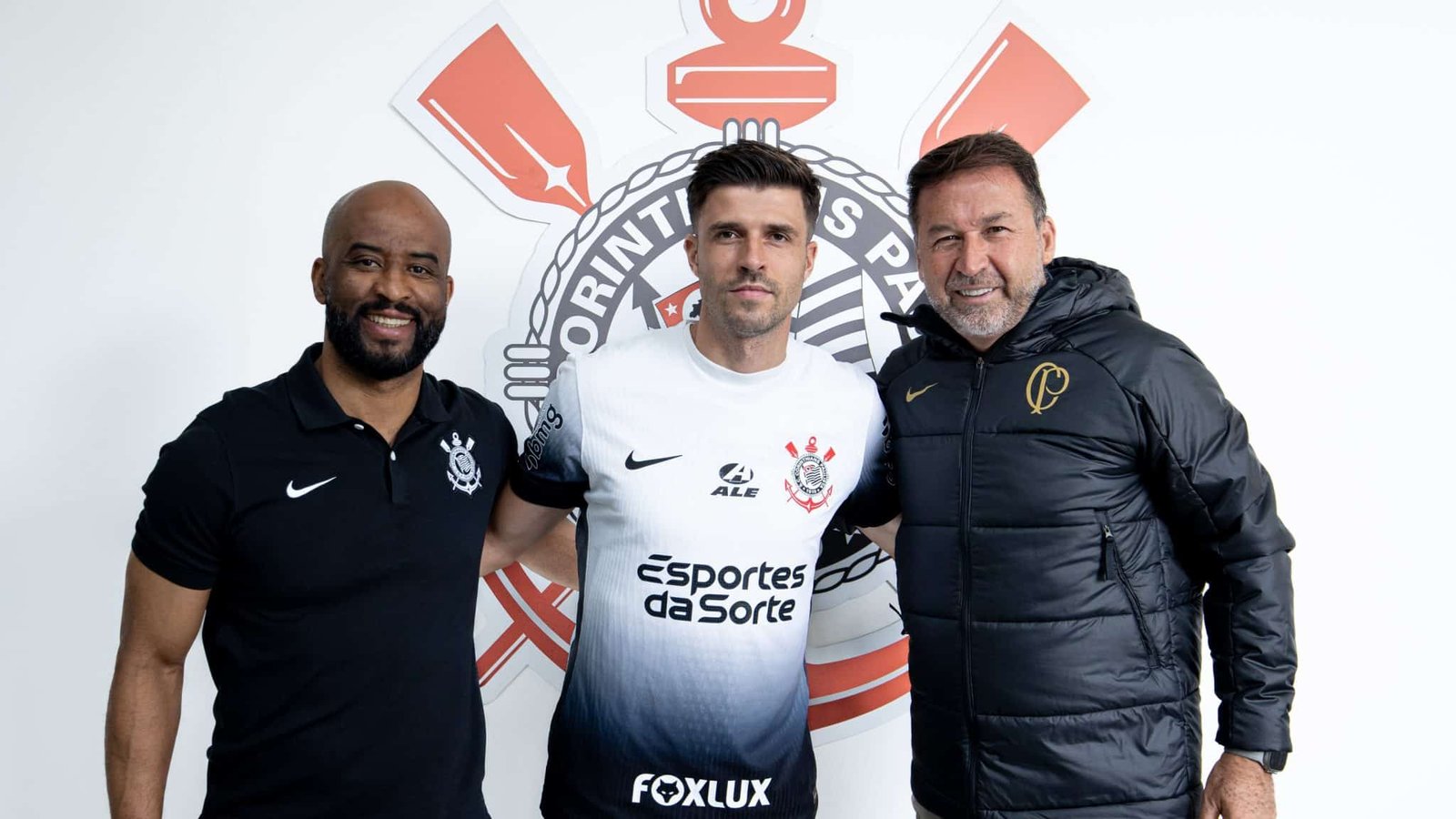 Entenda os planos do Corinthians para o atacante espanhol Héctor Hernández
