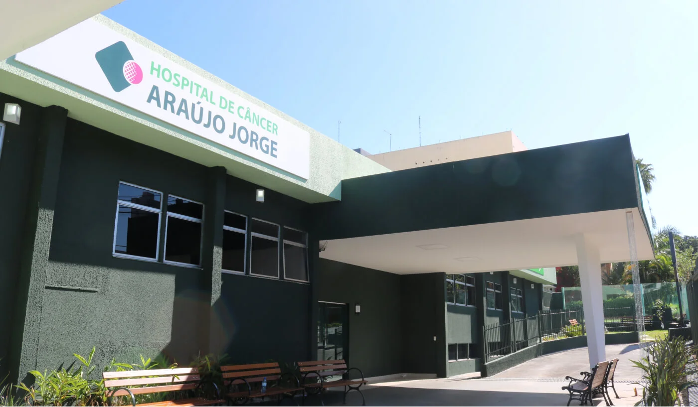 Atraso em repasses ameaça tratamentos do Araújo Jorge