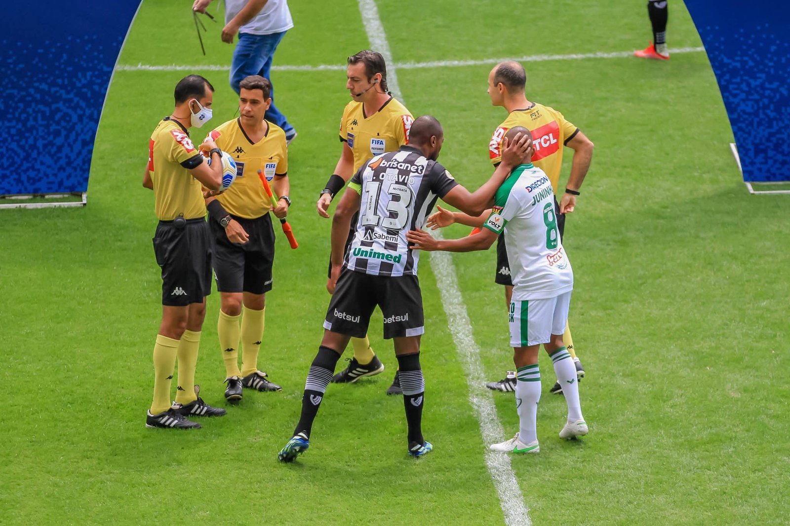 Ceará x América-MG: onde assistir ao vivo e escalações