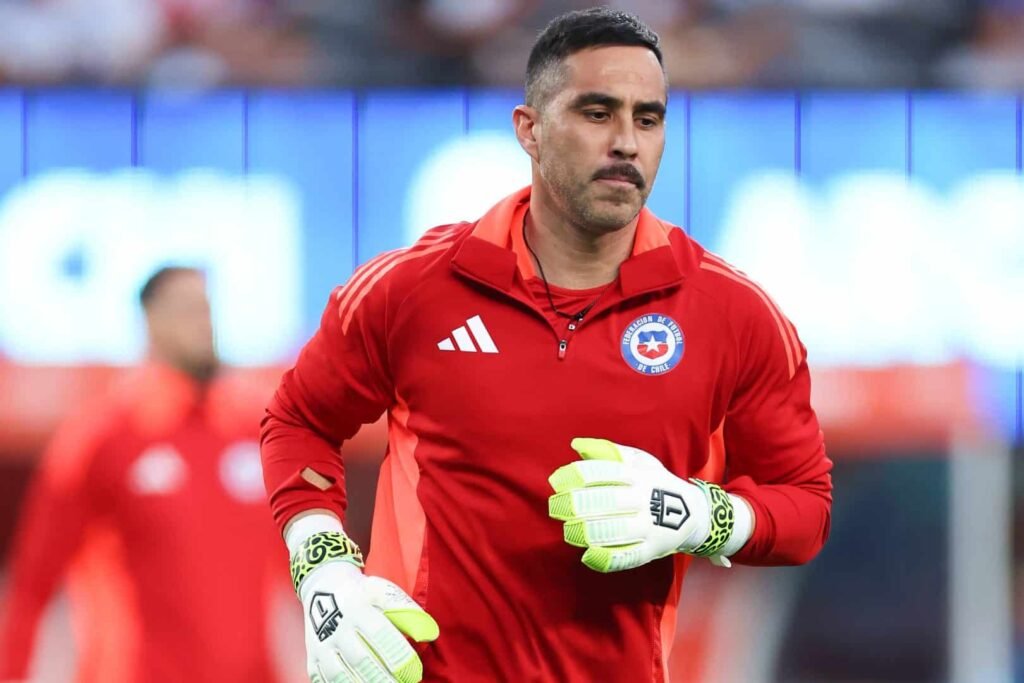 Bravo reconta passagem pelo Barcelona e detona estrutura: ‘Funciona como time pequeno’