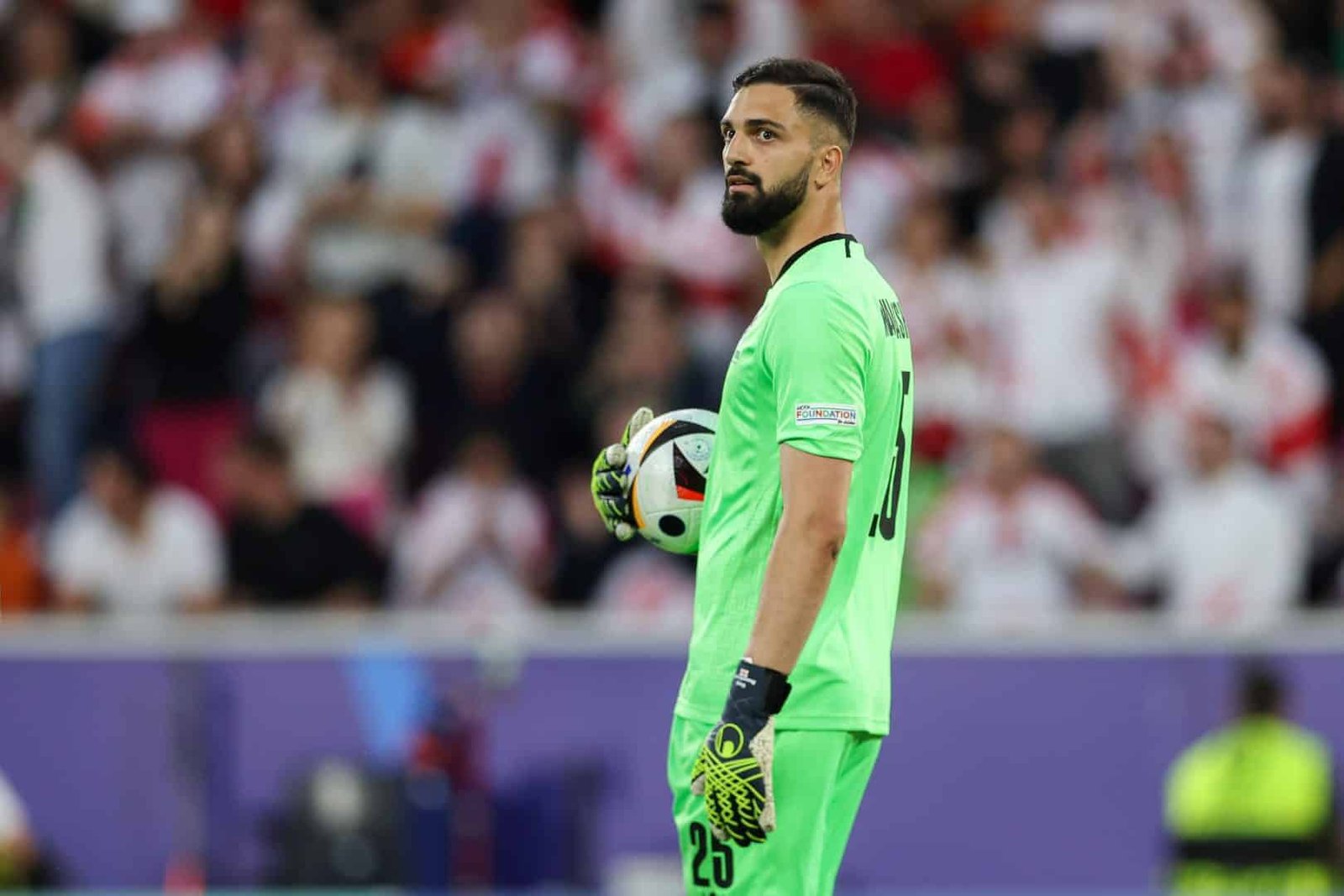 Saída de Alisson e mais um defensor do Liverpool em 2025 ganha força