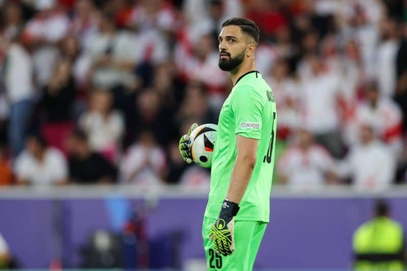 Novo goleiro do Liverpool faz projeção ousada e ‘desafia’ Alisson Novo goleiro do Liverpool faz projeção ousada e ‘desafia’ Alisson