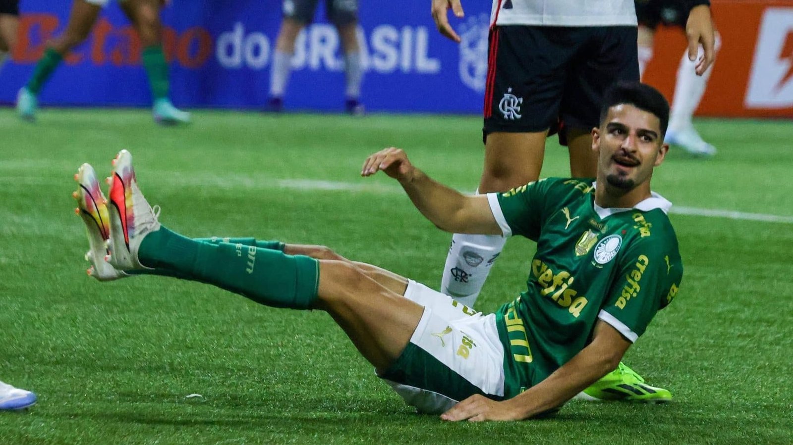 Flaco López perdeu cinco gols que selaram o destino do Palmeiras na temporada