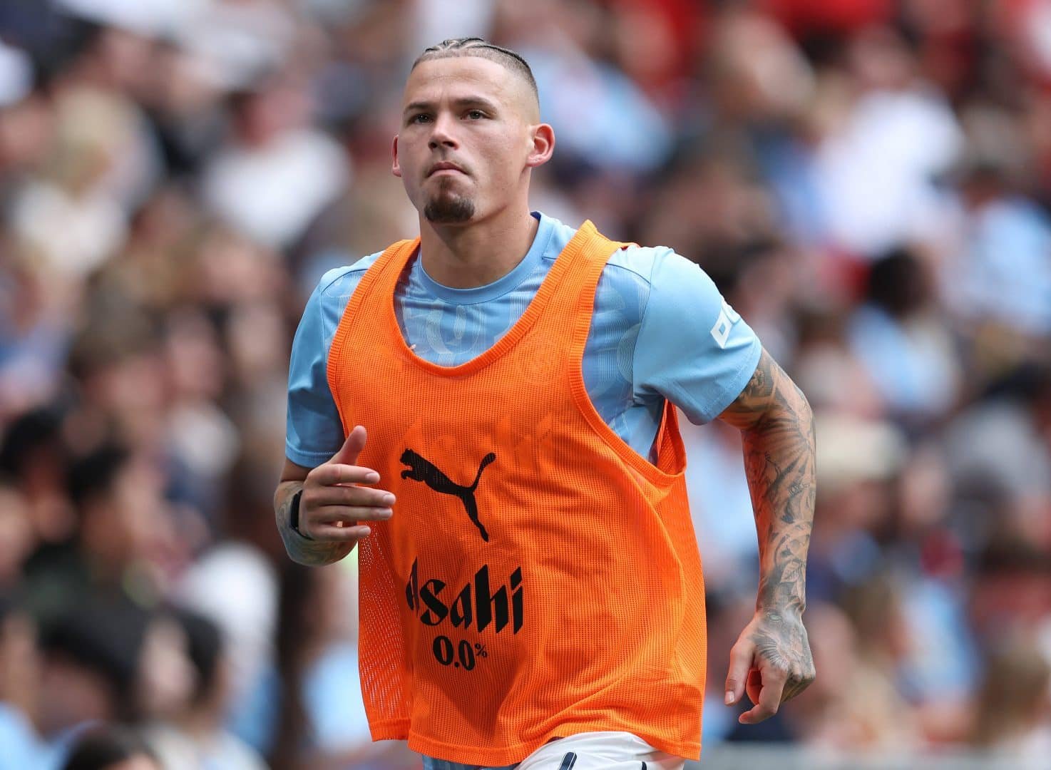 Esquecido por Guardiola, volante do Manchester City fecha com time de Ed Sheeran