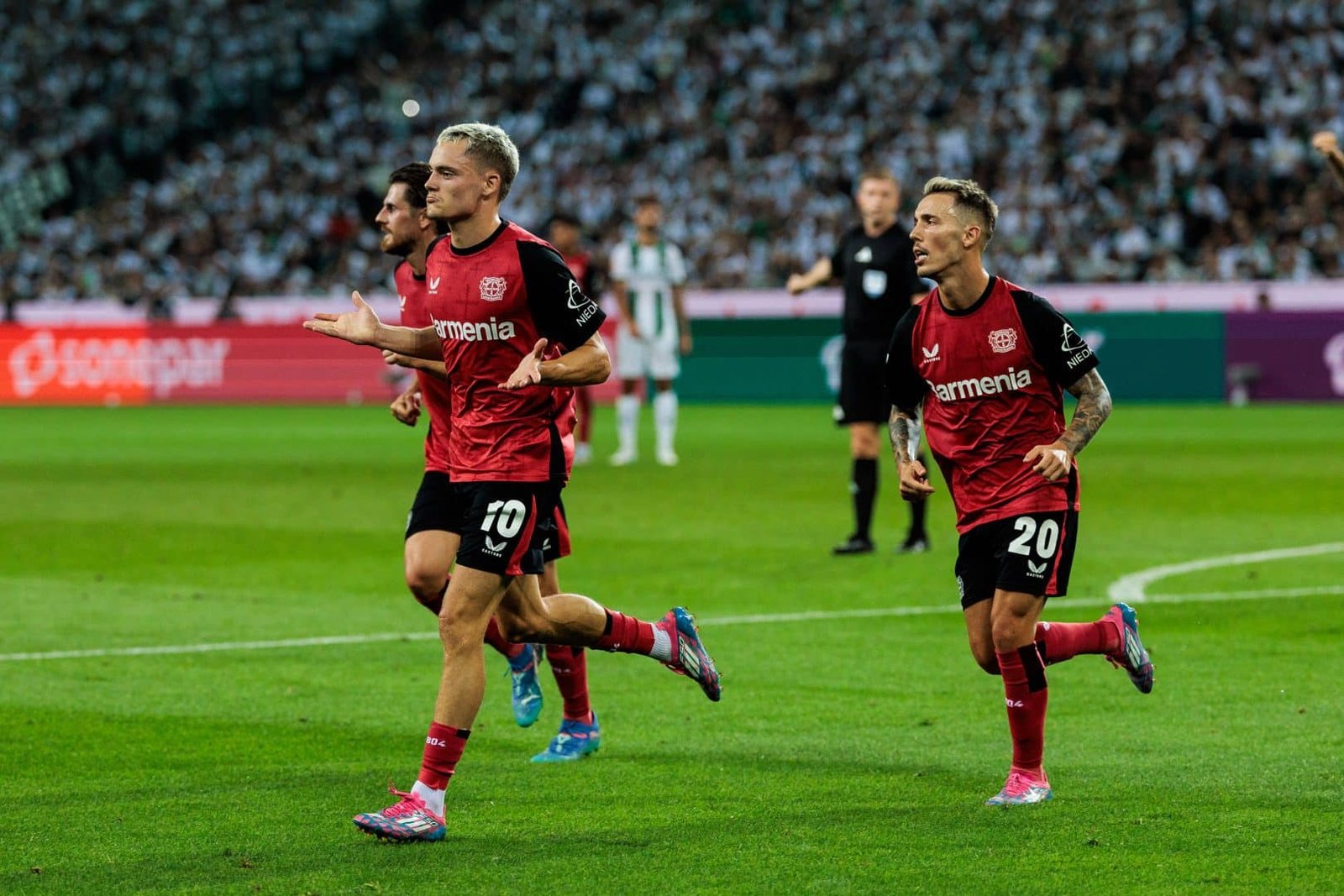 Bayer Leverkusen aplica famoso veneno para começar Bundesliga com vitória