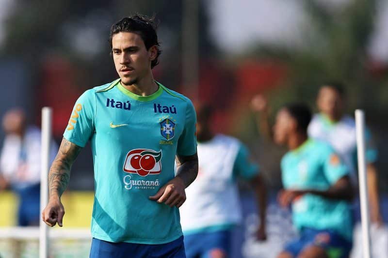 Depois da Fifa, Flamengo quer que CBF também arque com salários de Pedro
