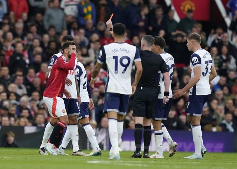 Como o Manchester United anulou um cartão vermelho de Bruno Fernandes na Premier League