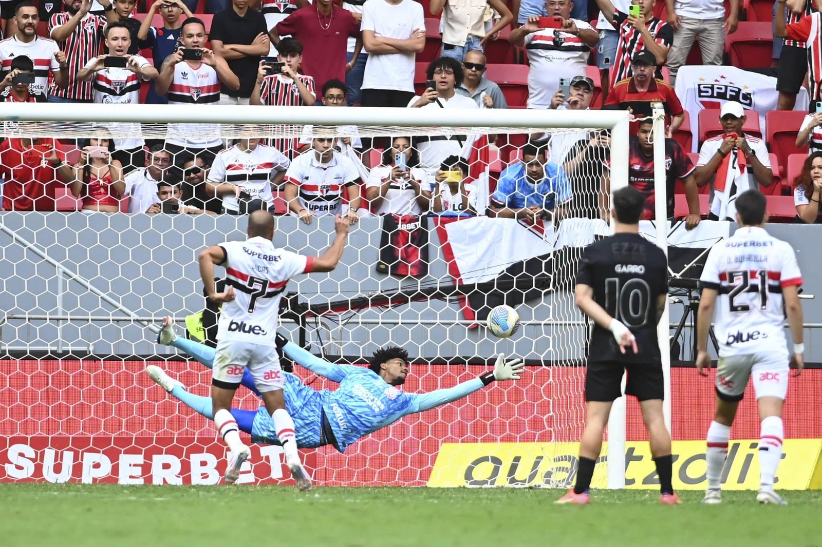 Corinthians precisa superar desempenho vexatório como visitante para sair do Z4