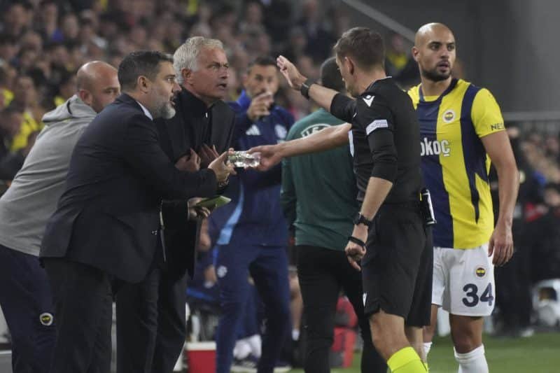 Irritado com Uefa, Mourinho já fala em deixar o Fenerbahçe: ‘pronto para ir’
