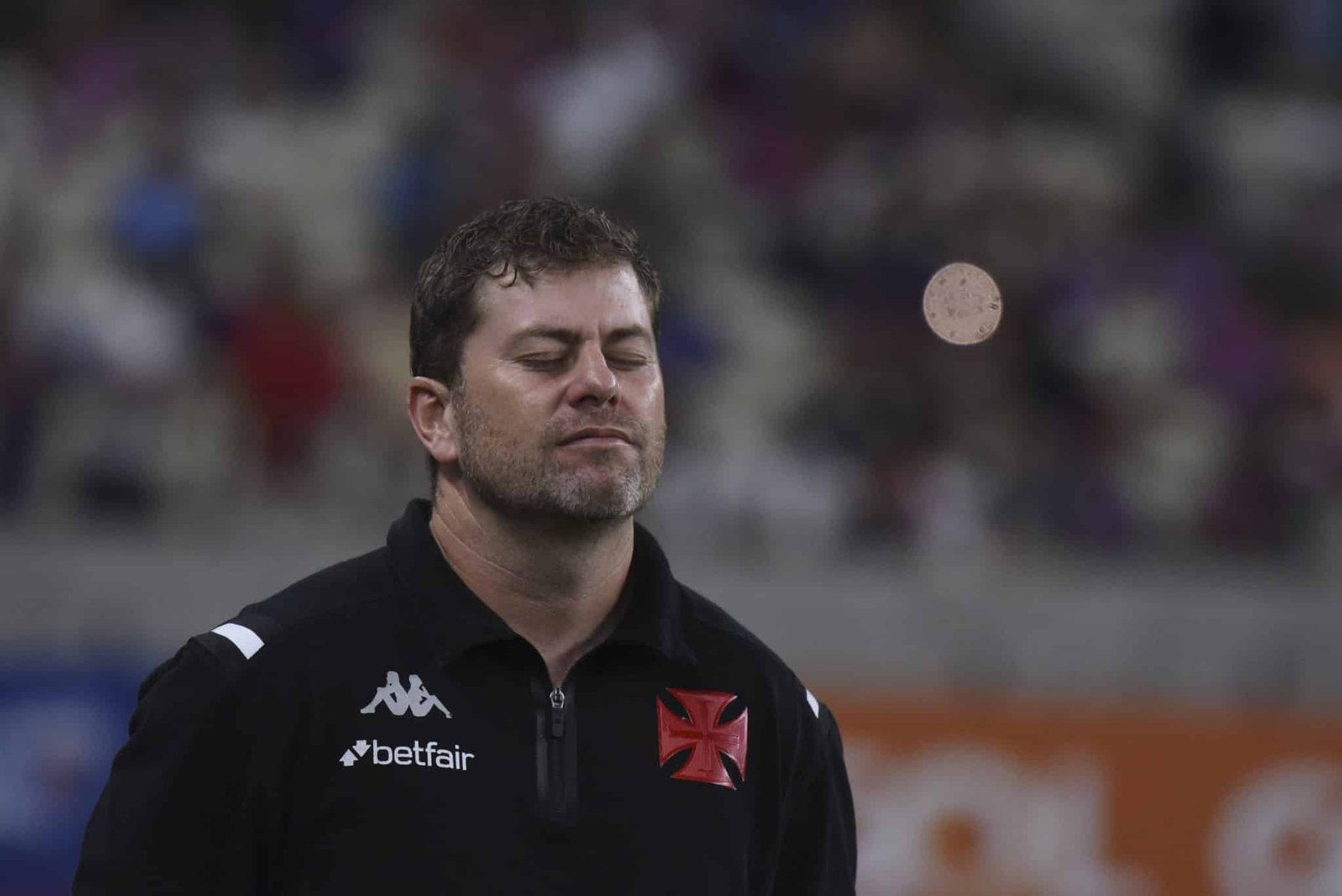 Rafael Paiva não resiste a mais um vexame e é demitido após 4ª derrota seguida do Vasco