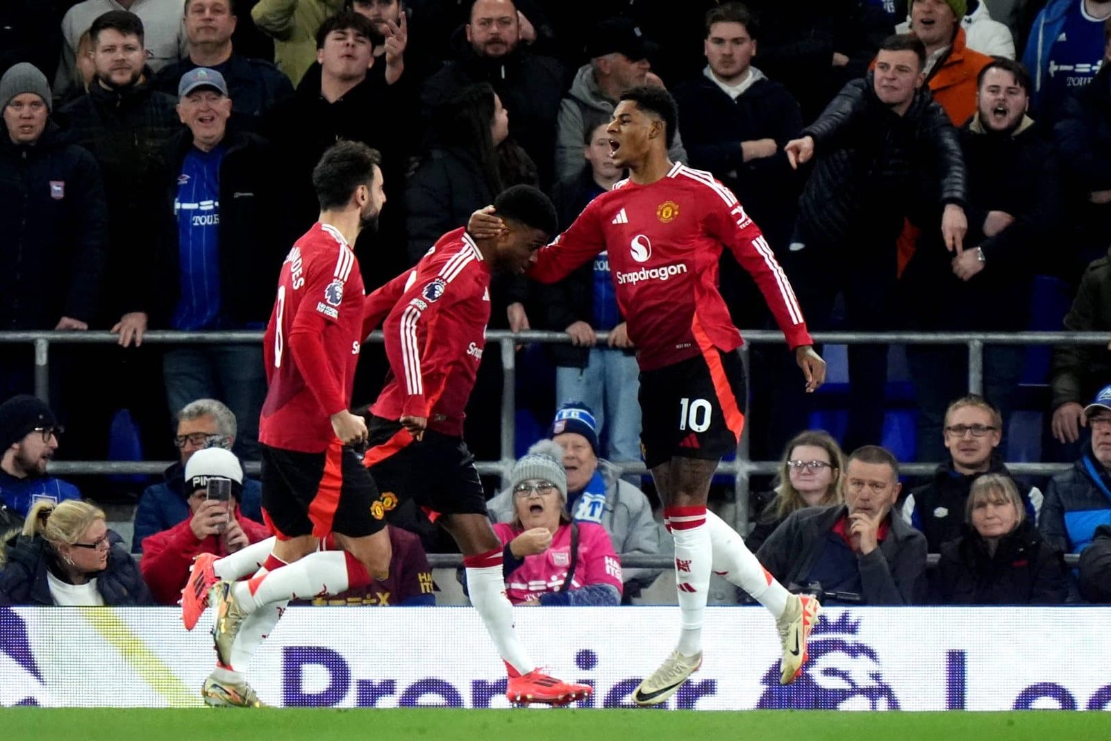 Apesar do tropeço, estreia de Rúben Amorim mostra um Manchester United promissor