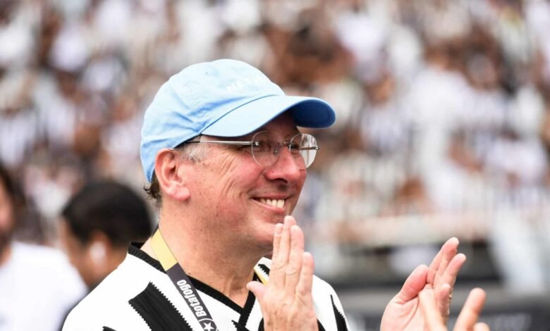 Textor faz plano ousado para ter controle total de clube da Premier League Textor faz plano ousado para ter controle total de clube da Premier League
