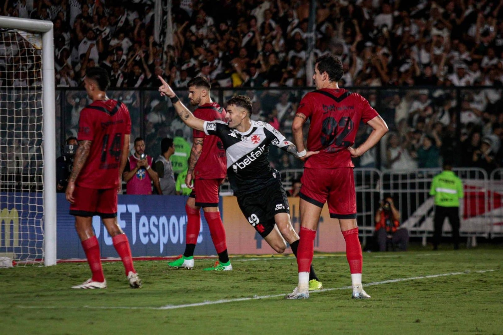 Apesar da vitória, Vasco segue sem conseguir convencer o torcedor