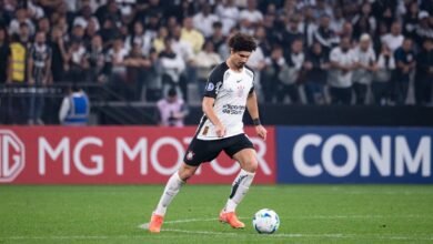 Dorival muda discurso e admite que Corinthians pode buscar reforços