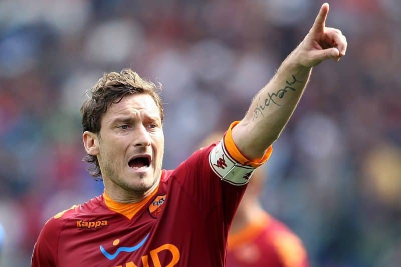 Totti revela convites de clubes e cogita volta ao futebol: ‘Estaria pronto’