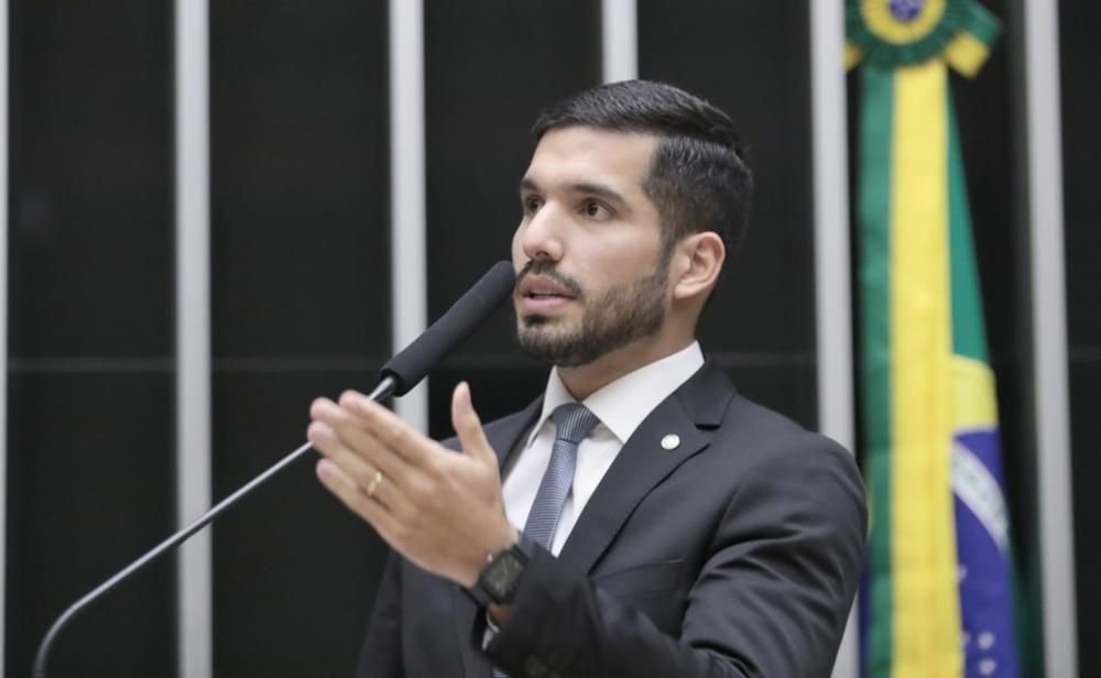 Candidatos à Prefeitura de Fortaleza votam neste domingo (27)