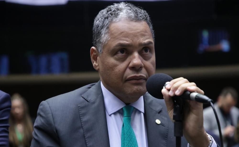Sucessão na Câmara: Brito aposta em independentes, insatisfeitos e indefinidos