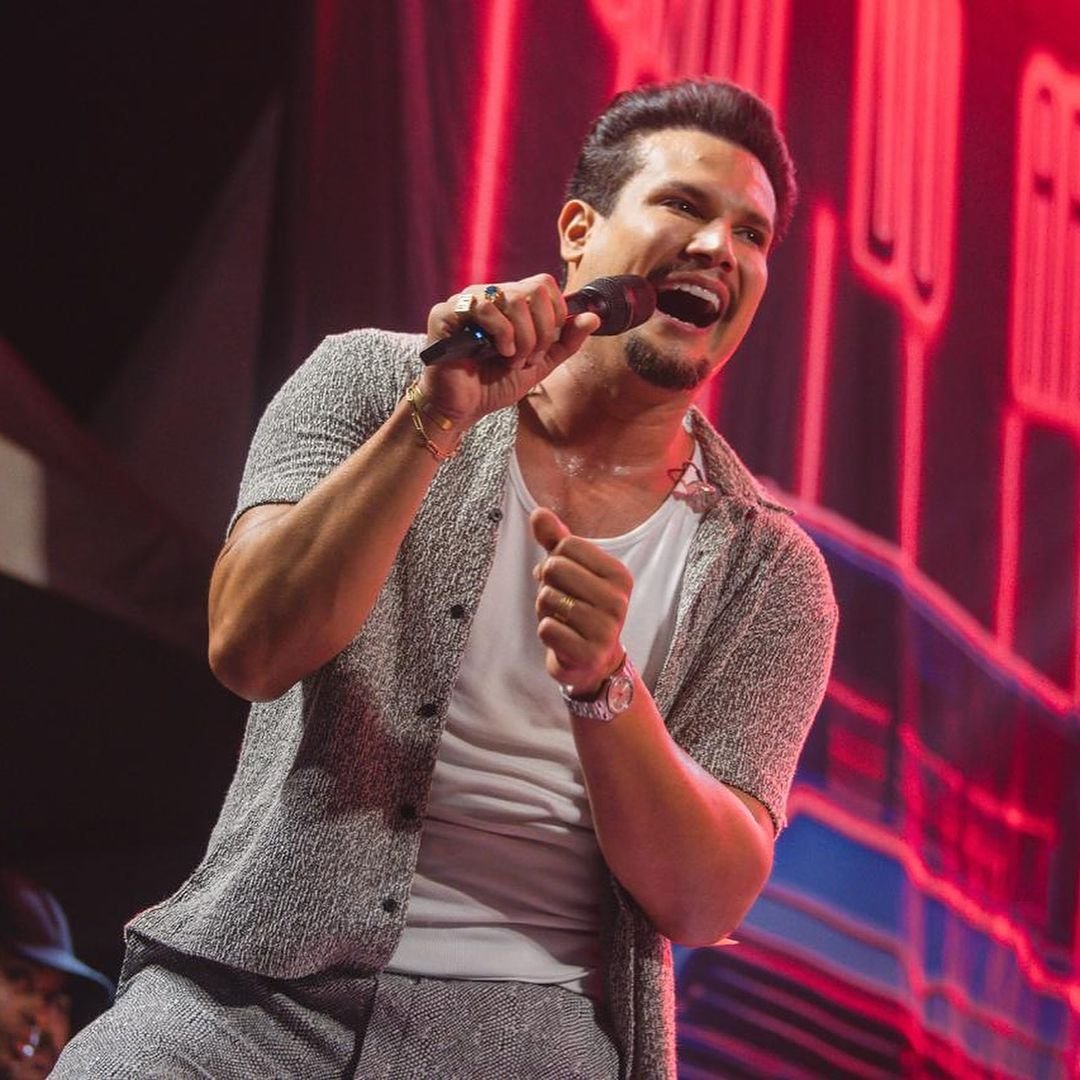 Israel Novaes se apresenta nesta sexta-feira na Arena Multiplace; confira outros eventos