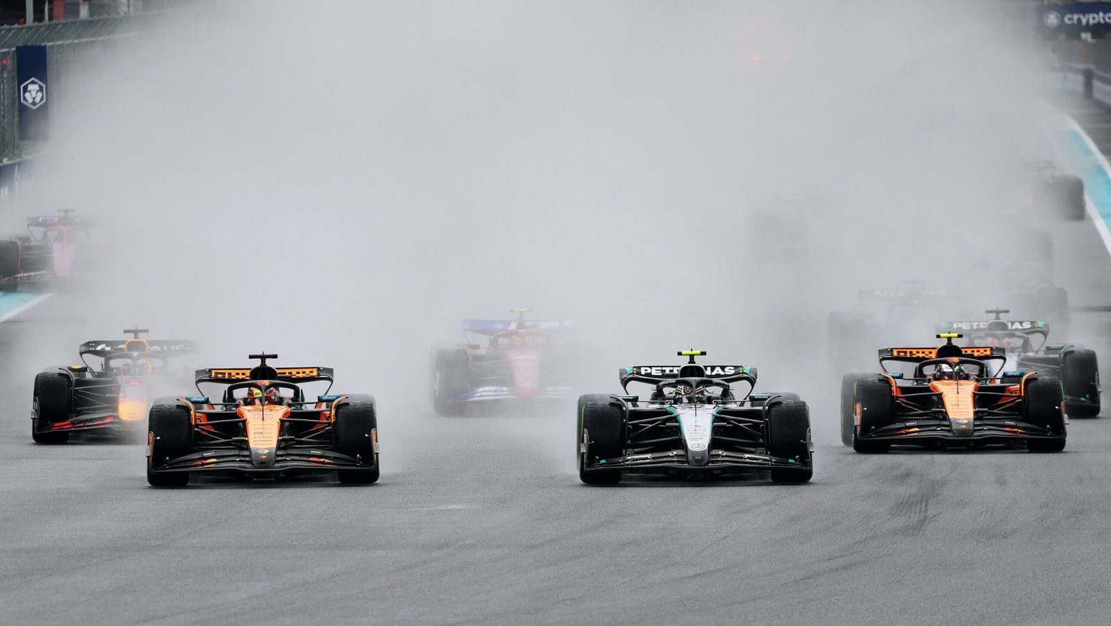 F1: Norris vence corrida sprint caótica em Miami e se aproxima da liderança