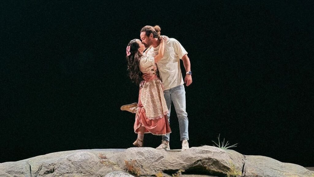 Larissa Manoela celebra 10 meses de casamento: “Mais que meu marido“