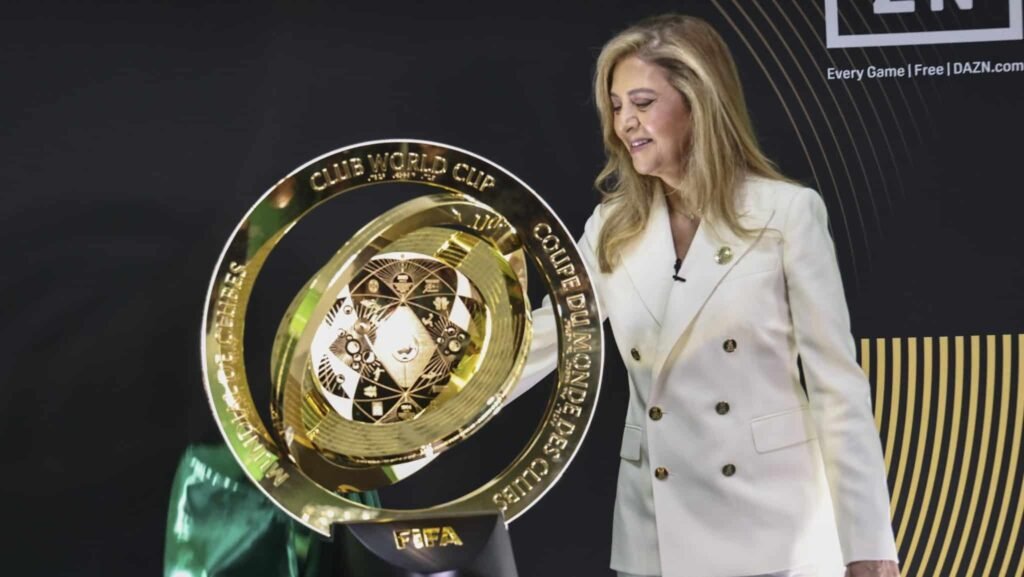 Com taça e conversa sobre Messi e CR7, Palmeiras ‘dá início’ ao Mundial