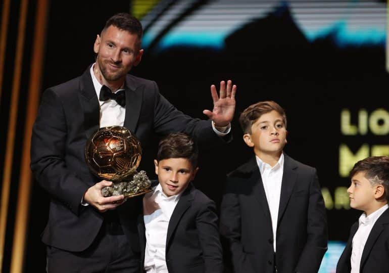Quem vota no prêmio Bola de Ouro?