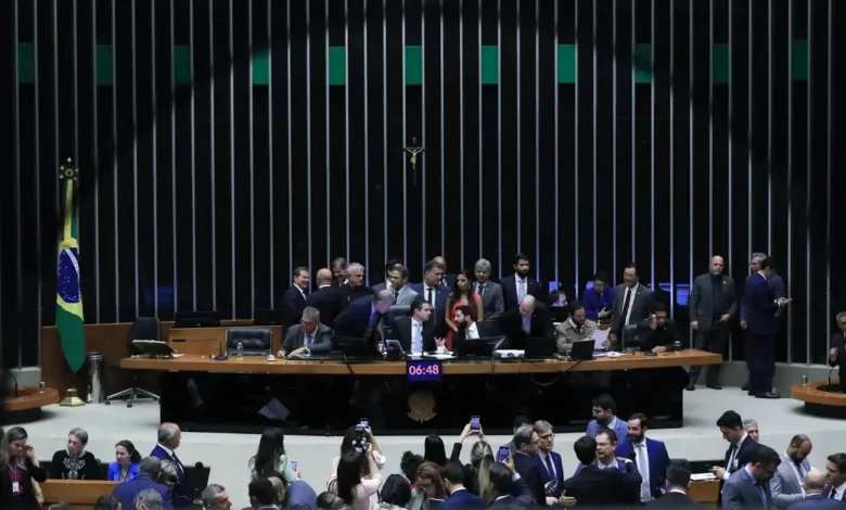 Câmara aprova urgência para PL que proíbe desconto automático no INSS | ac24horas Câmara aprova urgência para PL que proíbe desconto automático no INSS | ac24horas