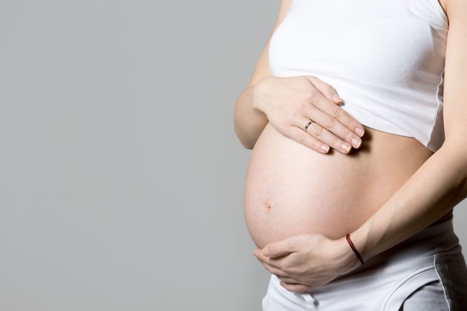 Mulher de 48 anos engravida por fertilização in vitro com seus próprios óvulos
