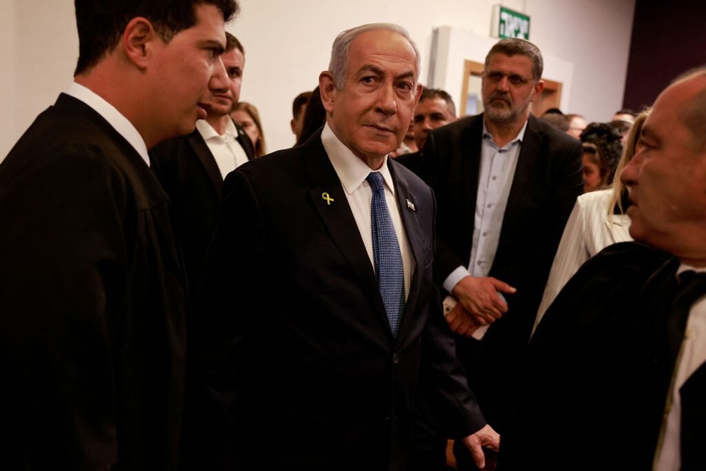 Netanyahu ataca mídia ao depor pela primeira vez em julgamento por corrupção