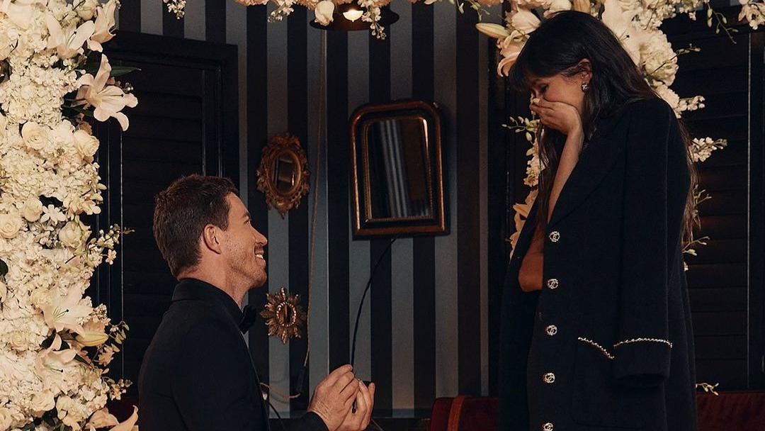 Nina Dobrev anuncia noivado com Shaun White: “Descanse em paz, namorado“