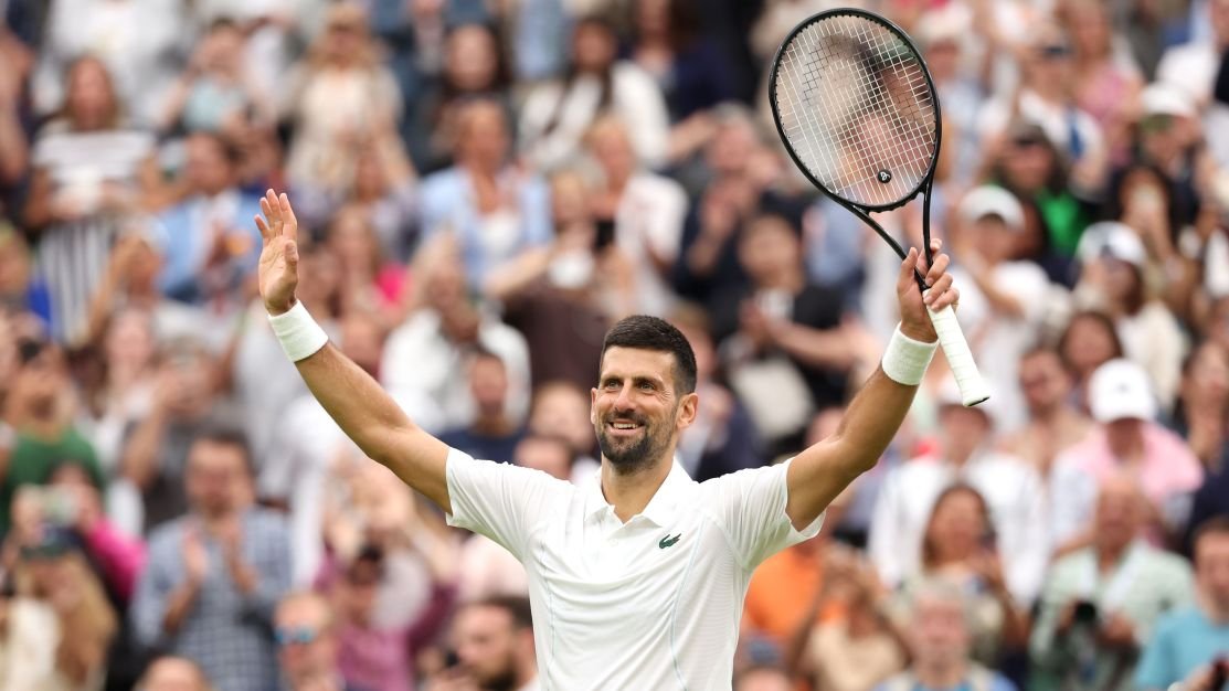 Djokovic vence na estreia em Wimbledon menos de um mês após cirurgia
