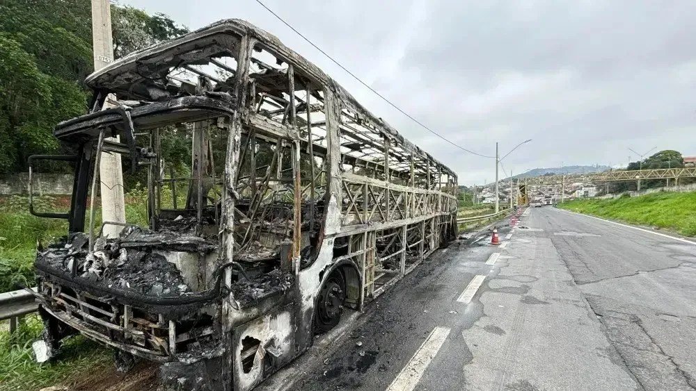 Palmeiras se manifesta após ataque da Mancha a ônibus da Máfia Azul
