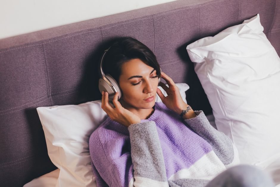 Ouvir música pode acelerar recuperação após cirurgia, diz estudo Ouvir música pode acelerar recuperação após cirurgia, diz estudo