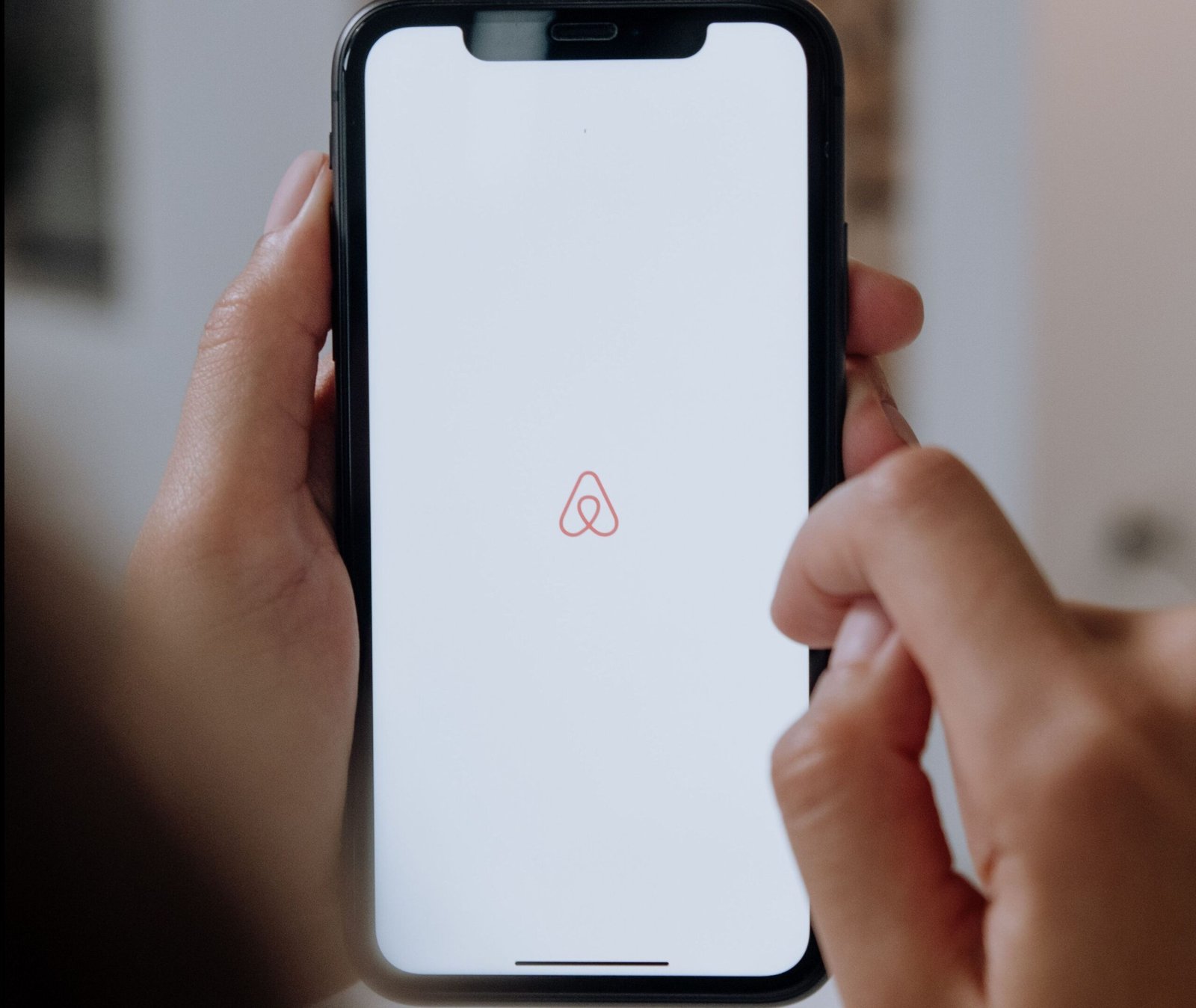 Receita mira proprietários que não declaram aluguel recebido via Airbnb