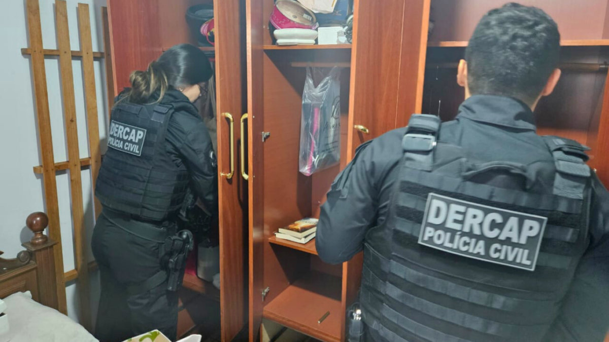 Homem é preso por usar certificado escolar falso
