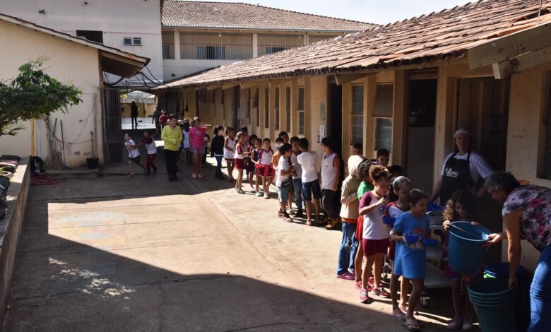 Prefeitura de Aparecida aplica R$ 38 milhões em melhorias de escolas e Cmeis Prefeitura de Aparecida aplica R$ 38 milhões em melhorias de escolas e Cmeis