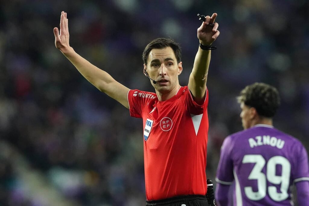 Como choro de árbitro em coletiva causou fúria do Real Madrid antes de clássico decisivo