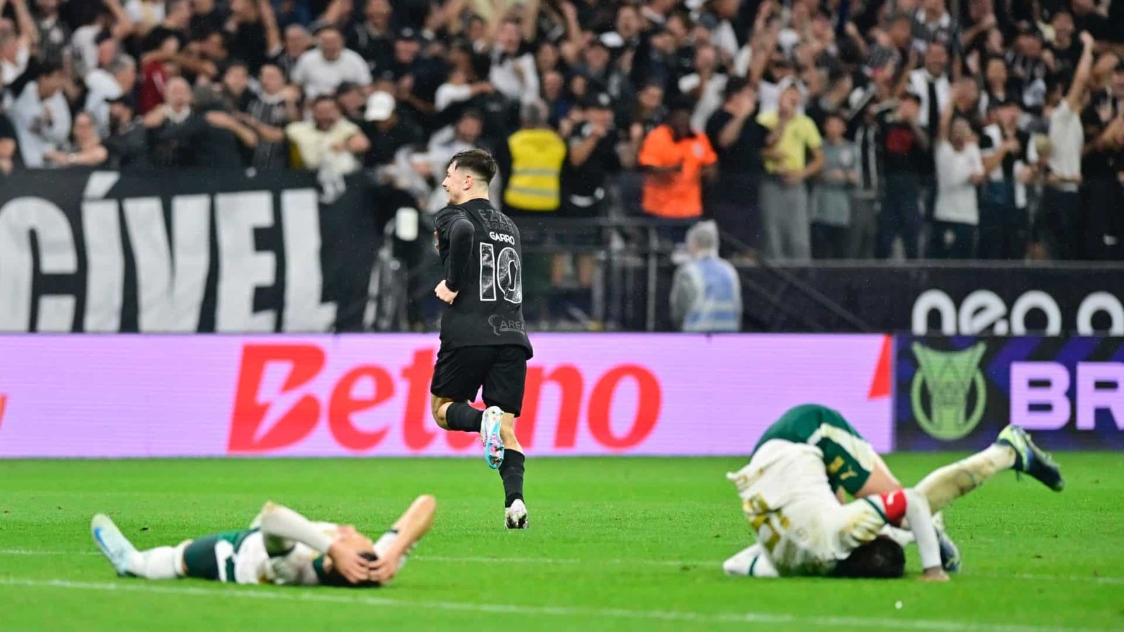 Entenda o que pode manter Ramón Díaz no Corinthians em 2025
