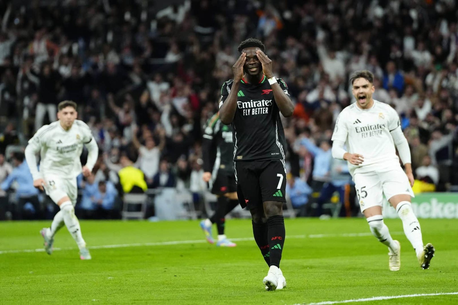 Saka vai do preciosismo ao estrelato e nem pacto impede Arsenal de eliminar o Real Madrid