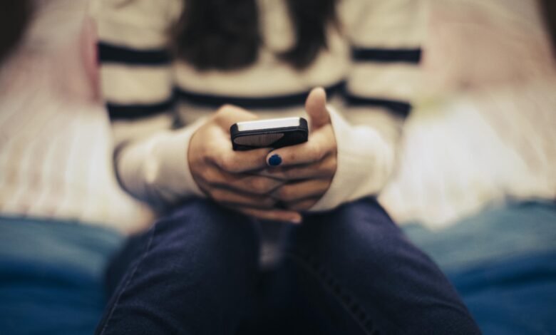 Adolescentes com pior saúde mental passam mais tempo nas redes sociais Adolescentes com pior saúde mental passam mais tempo nas redes sociais