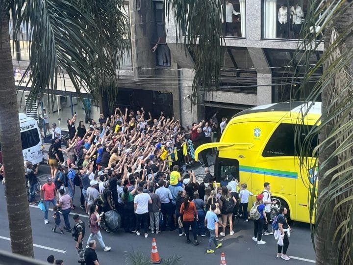 Seleção Brasileira agita Curitiba após 21 anos