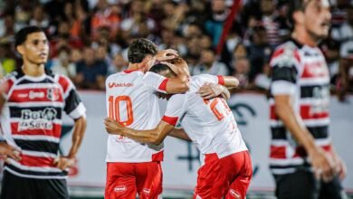 2×1: Santa Cruz vence América e lidera Série D